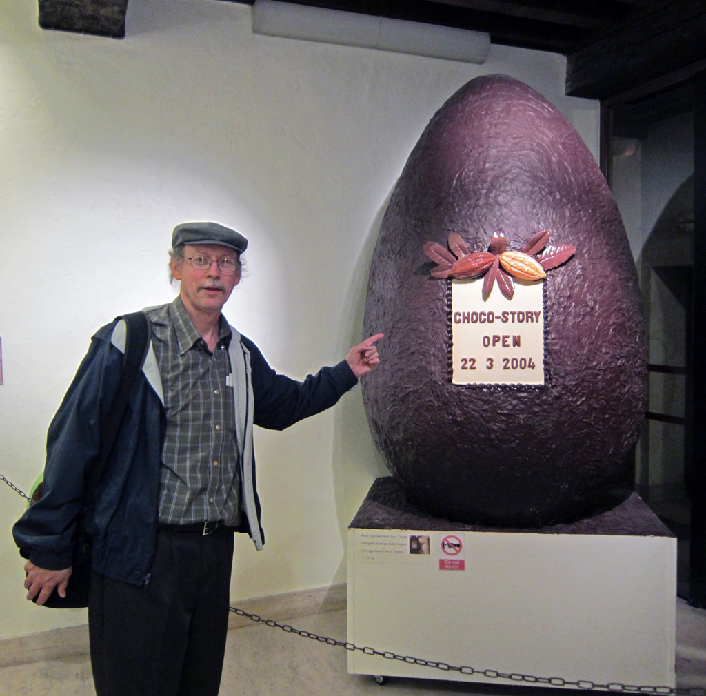 Bob and Gigantic Chocolate Egg
